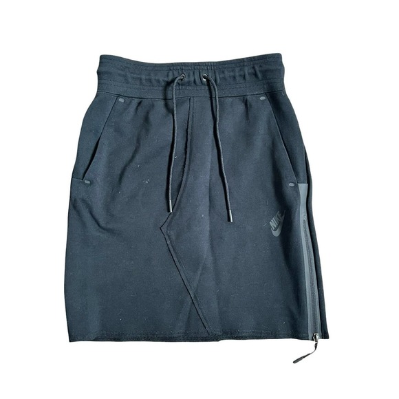 Nike | Skirts | Nike Sportswear Nsw Tech Fleece Skirt Slim Fit Black Small  Xs Bv339 063 | Poshmark